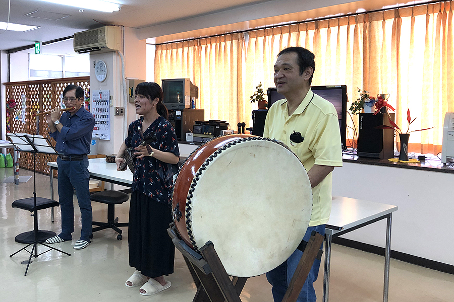 福祉施設での琉球古典音楽演奏その2